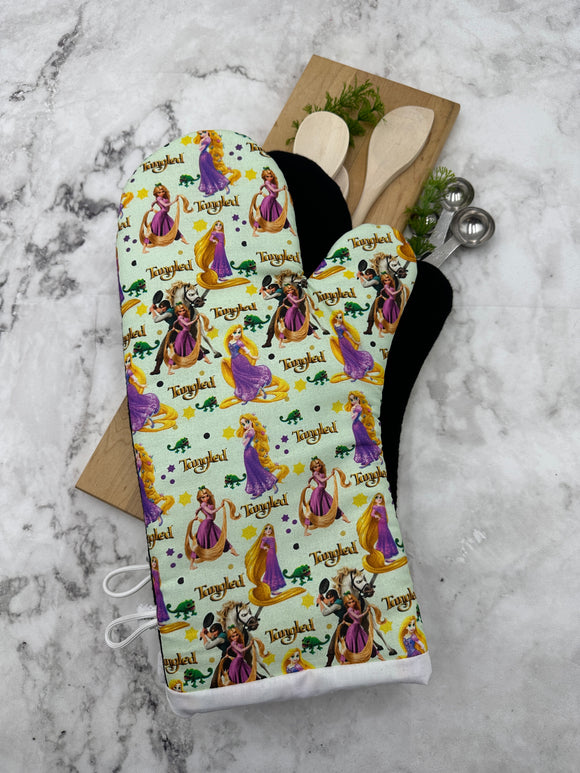 Oven Mitts. Pop Culture. D. Tangled.