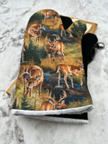 Oven mitts. Animals. Deer.