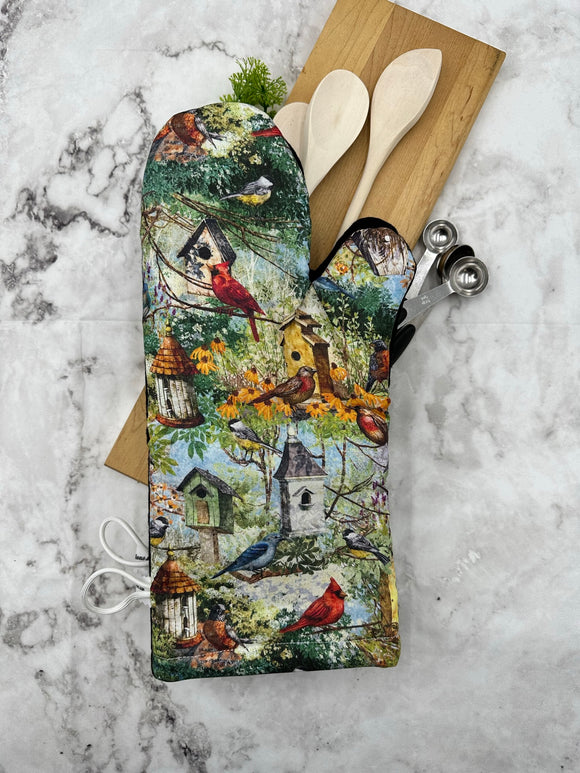Oven mitts. Animals. Birds and Bird houses.