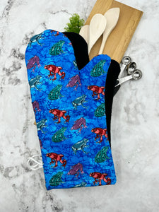 Oven mitts. Animals. Frogs. Blue