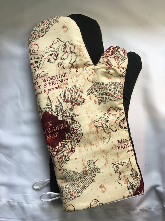 Oven mitts. Pop Culture. Harry Potter. Map