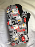 Oven mitts. Games and gaming. Game controllers