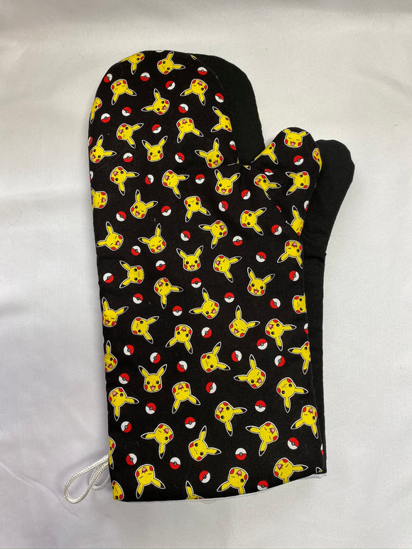 Oven mitts. Pop Culture. Pikachu on black