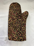 Oven mitts. Animals. Leopard print.