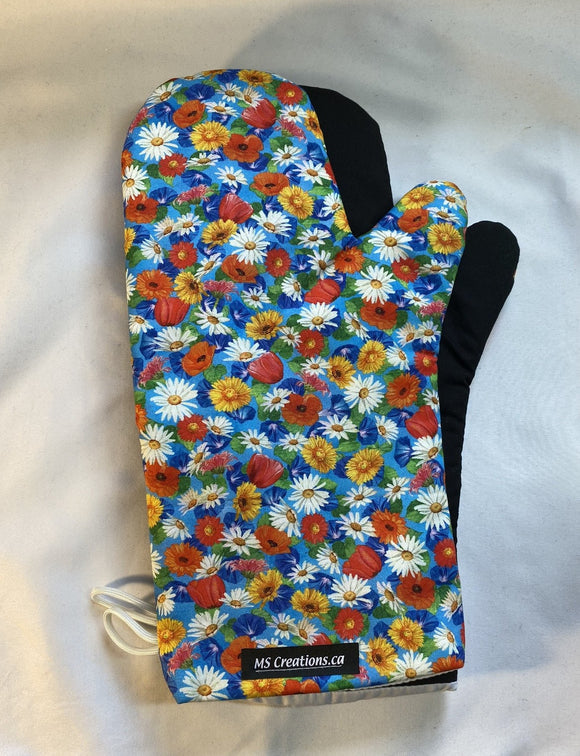 Oven mitts. Flowers. Daisy